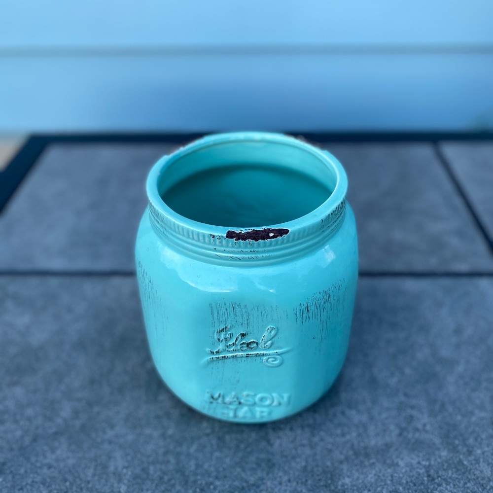 Farmhouse Ceramic Container - Picture 2 of 4